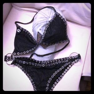 Runway grommet studded bikini Billabong like sz sm